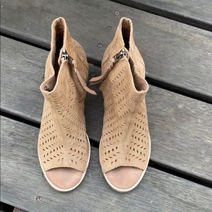 Toms open toe suede boots